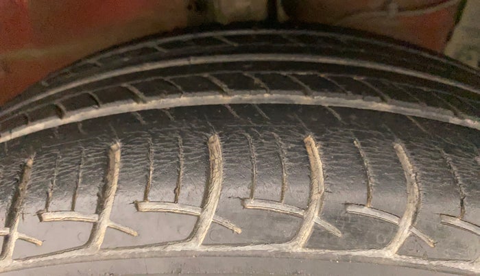 2014 Maruti Swift ZXI, Petrol, Manual, 54,625 km, Right Front Tyre Tread
