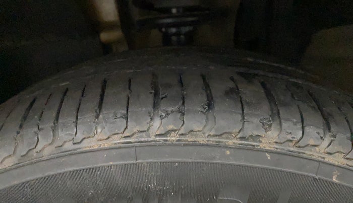 2019 Renault TRIBER RXZ, Petrol, Manual, 27,832 km, Left Front Tyre Tread