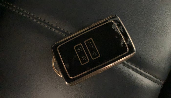 2019 Renault TRIBER RXZ, Petrol, Manual, 27,832 km, Key Close Up