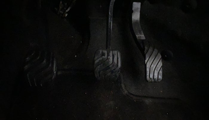 2019 Renault TRIBER RXZ, Petrol, Manual, 27,832 km, Pedals