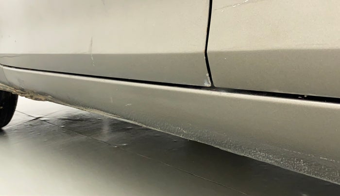 2015 Maruti Swift Dzire VXI, Petrol, Manual, 62,441 km, Left running board - Slightly dented