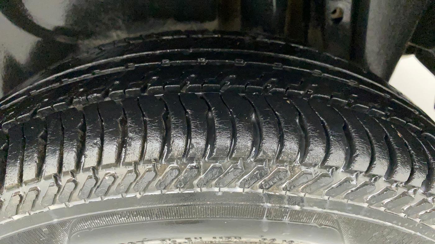 2015 Maruti Swift Dzire VXI, Petrol, Manual, 62,441 km, Left Rear Tyre Tread