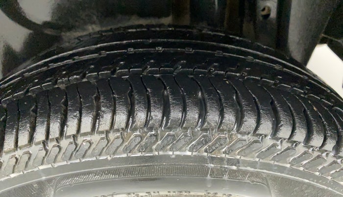 2015 Maruti Swift Dzire VXI, Petrol, Manual, 62,441 km, Left Rear Tyre Tread