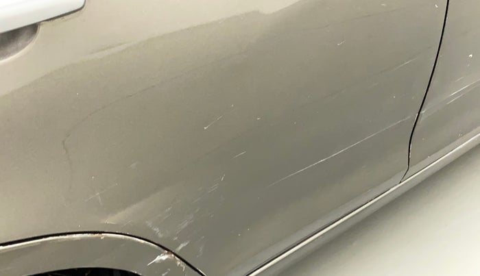 2015 Maruti Swift Dzire VXI, Petrol, Manual, 62,441 km, Right rear door - Minor scratches