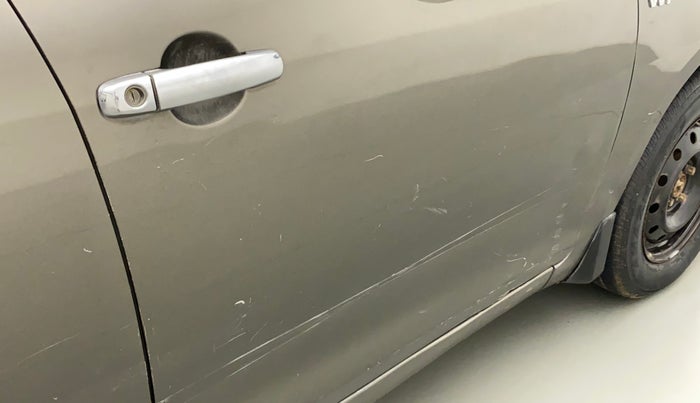 2015 Maruti Swift Dzire VXI, Petrol, Manual, 62,441 km, Driver-side door - Slightly dented