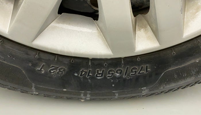 2015 Maruti Swift Dzire VXI, Petrol, Manual, 62,441 km, Left rear tyre - Tyre dimensions are different from each other