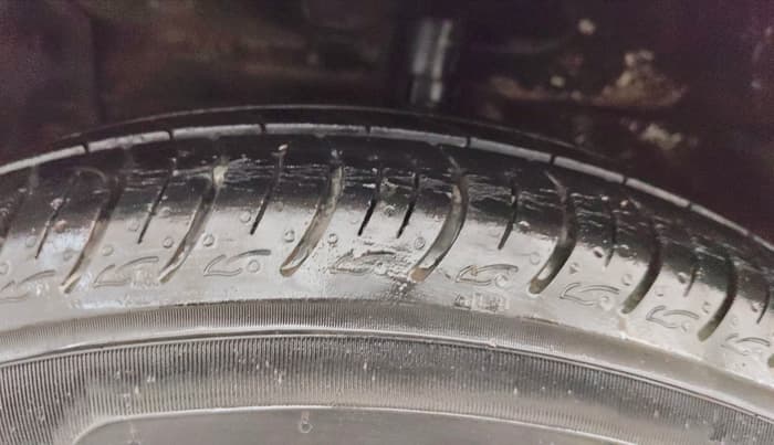 2013 Maruti Ertiga ZXI, Petrol, Manual, 59,431 km, Left Front Tyre Tread