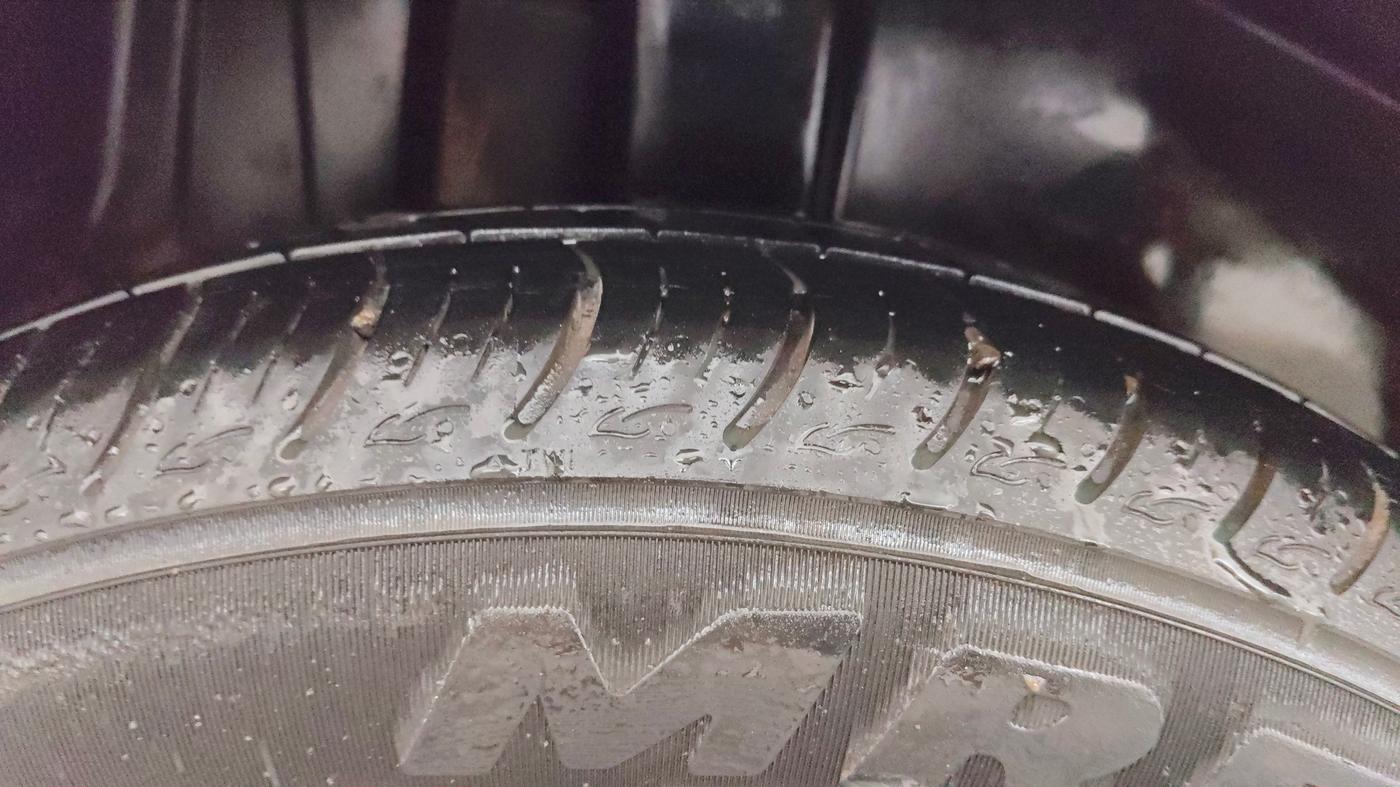 2013 Maruti Ertiga ZXI, Petrol, Manual, 59,431 km, Right Rear Tyre Tread