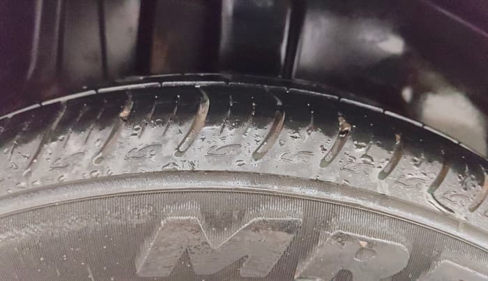 2013 Maruti Ertiga ZXI, Petrol, Manual, 59,431 km, Right Rear Tyre Tread