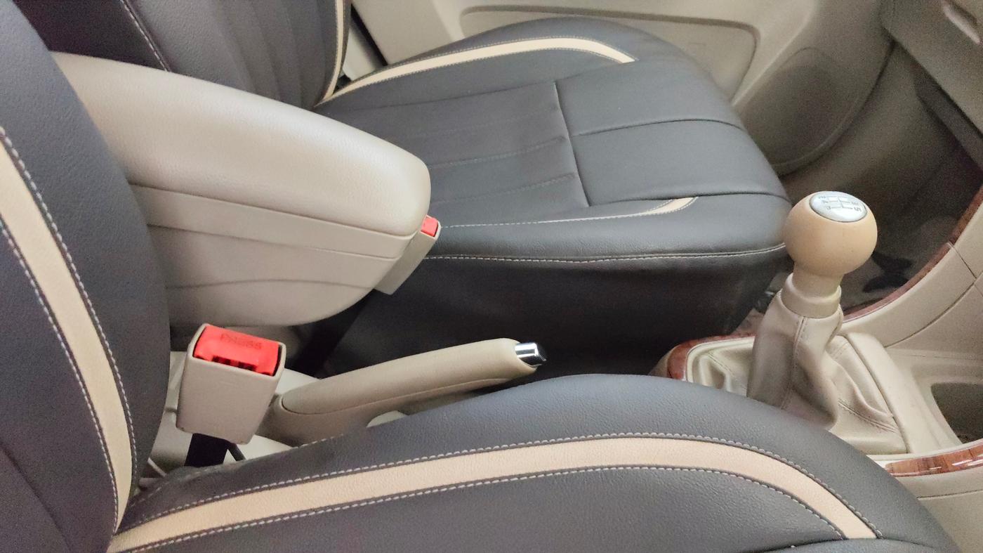 2013 Maruti Ertiga ZXI, Petrol, Manual, 59,431 km, Gear Lever