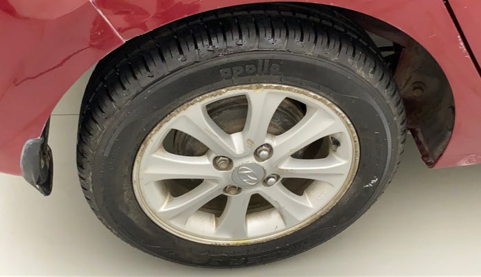 2014 Hyundai Grand i10 ASTA AT 1.2 KAPPA VTVT, Petrol, Automatic, 26,642 km, Right rear tyre - Minor scratches