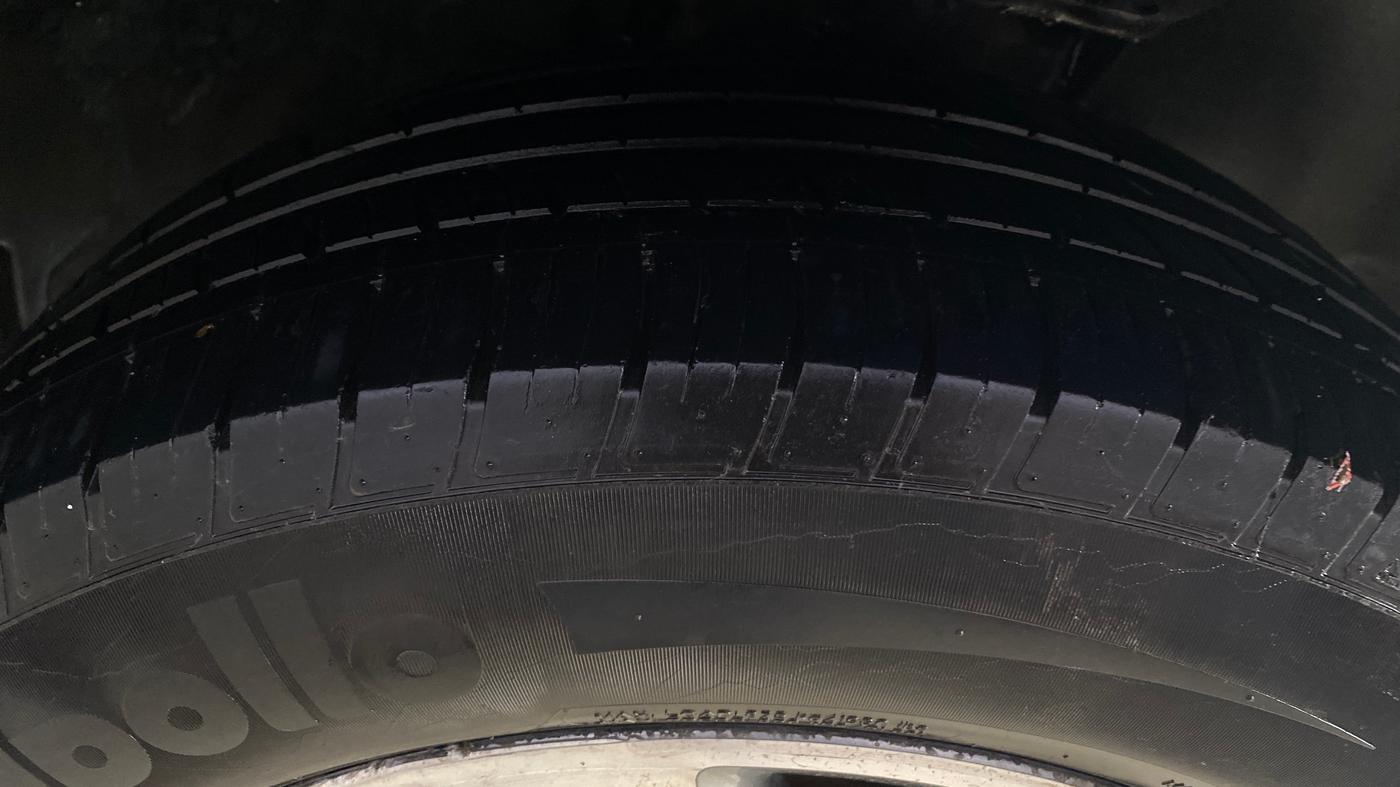 2021 Tata Safari XZ PLUS, Diesel, Manual, 57,497 km, Right Front Tyre Tread