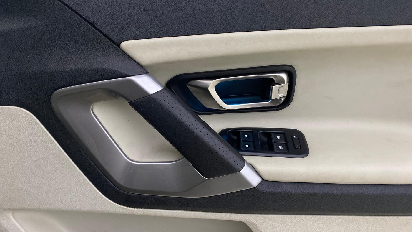 2021 Tata Safari XZ PLUS, Diesel, Manual, 57,497 km, Driver Side Door Panels Control