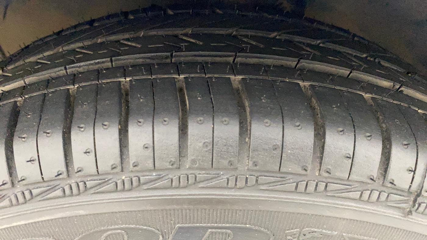 2016 Maruti Celerio ZXI AMT, Petrol, Automatic, 40,982 km, Left Front Tyre Tread