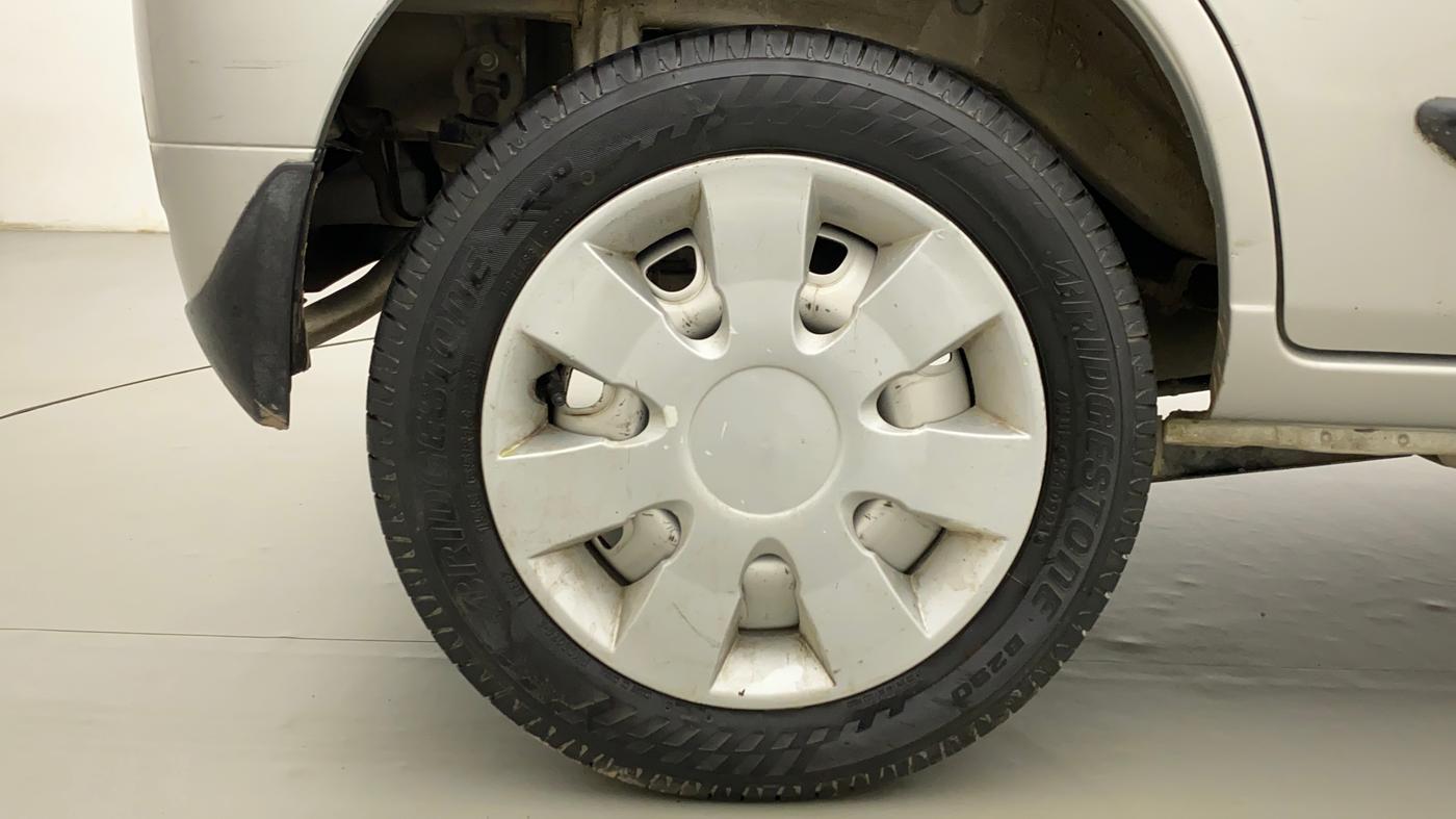 2014 Maruti Alto K10 LXI, Petrol, Manual, 98,650 km, Right Rear Wheel