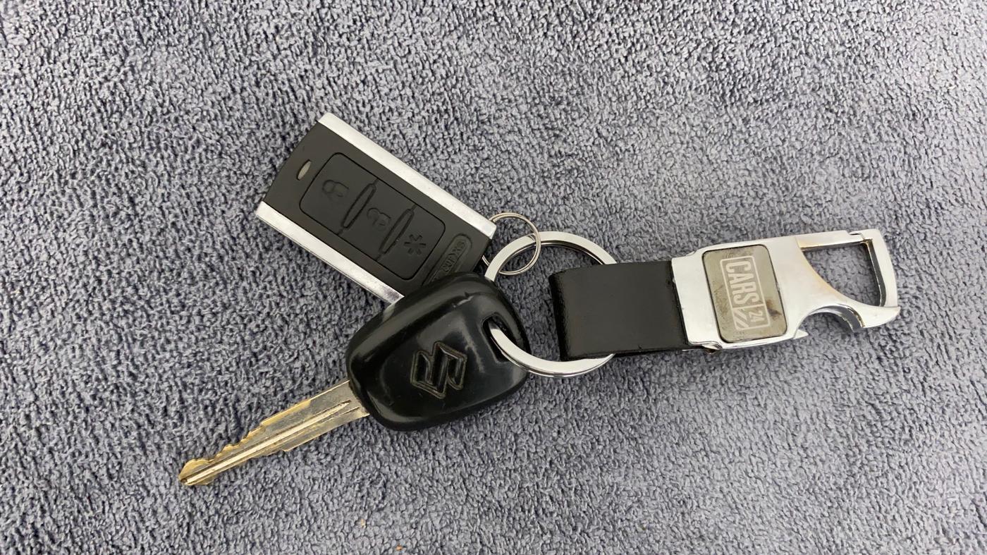 2014 Maruti Alto K10 LXI, Petrol, Manual, 98,650 km, Key Close Up