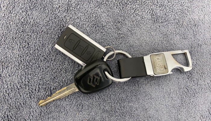 2014 Maruti Alto K10 LXI, Petrol, Manual, 98,650 km, Key Close Up