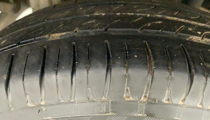 2014 Maruti Alto K10 LXI, Petrol, Manual, 98,650 km, Right Rear Tyre Tread