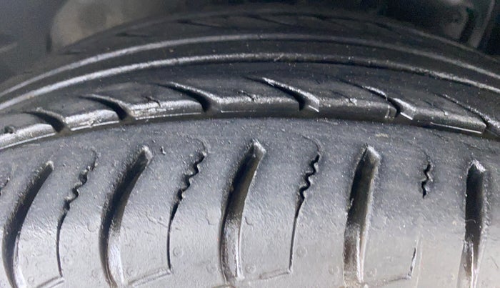 2015 Ford Ecosport 1.5 TITANIUM TI VCT AT, Petrol, Automatic, 88,710 km, Right Front Tyre Tread