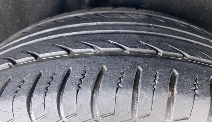 2015 Ford Ecosport 1.5 TITANIUM TI VCT AT, Petrol, Automatic, 88,710 km, Right Rear Tyre Tread