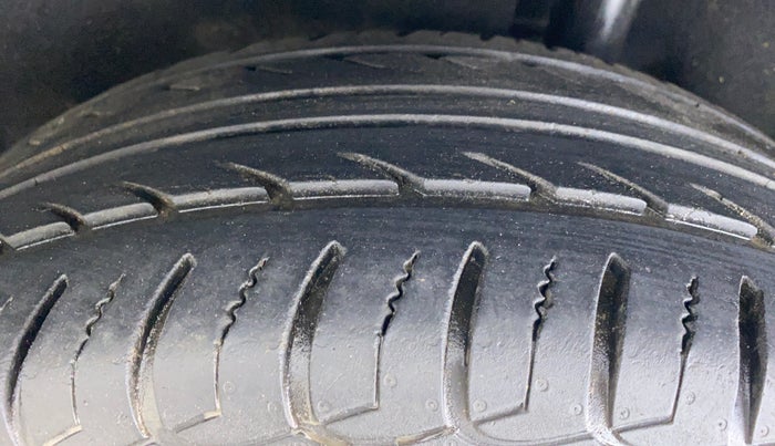 2015 Ford Ecosport 1.5 TITANIUM TI VCT AT, Petrol, Automatic, 88,710 km, Left Rear Tyre Tread