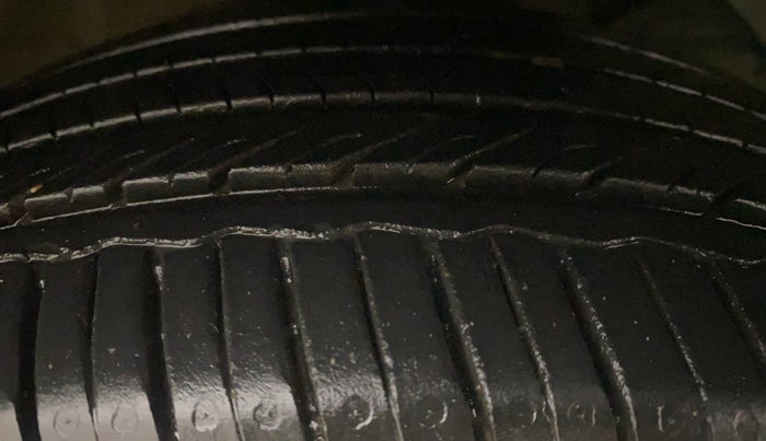 2020 Maruti Baleno ALPHA PETROL 1.2, Petrol, Manual, 23,662 km, Right Front Tyre Tread