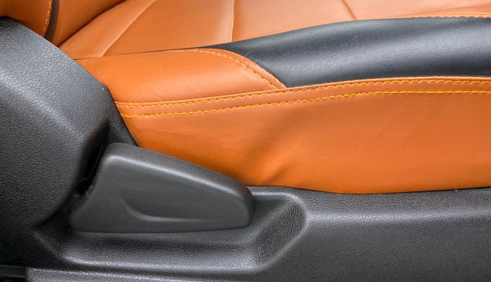 2021 Renault Kwid 1.0 CLIMBER OPT, Petrol, Manual, 7,961 km, Driver Side Adjustment Panel