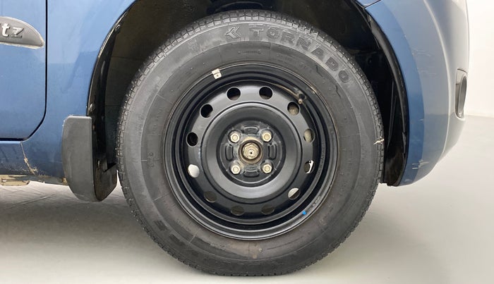 2011 Maruti Ritz VXI, Petrol, Manual, 40,181 km, Right Front Wheel