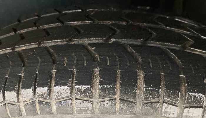 2011 Maruti Ritz VXI, Petrol, Manual, 40,181 km, Left Rear Tyre Tread