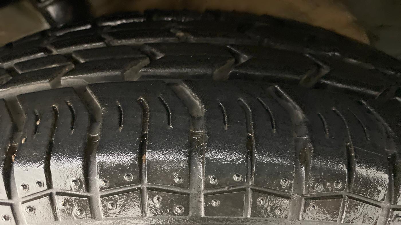 2011 Maruti Ritz VXI, Petrol, Manual, 40,181 km, Left Front Tyre Tread