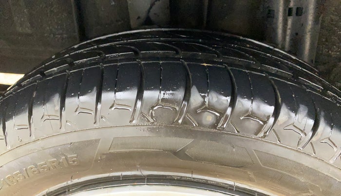 2022 Renault TRIBER RXZ AMT, CNG, Automatic, 47,822 km, Right Rear Tyre Tread