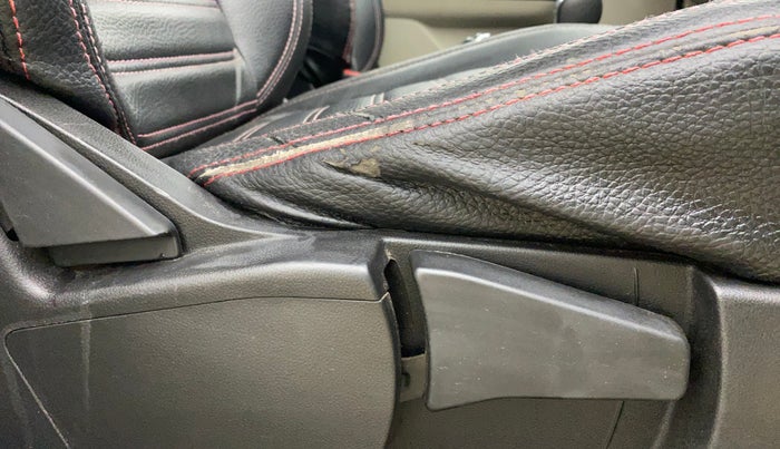 2022 Renault TRIBER RXZ AMT, CNG, Automatic, 47,822 km, Driver Side Adjustment Panel