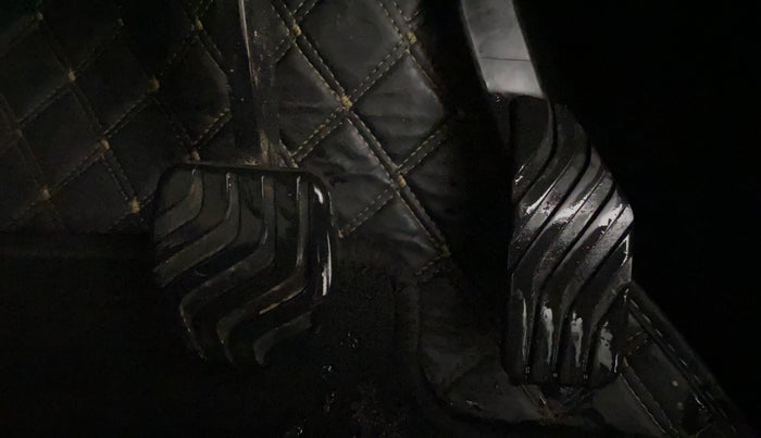 2022 Renault TRIBER RXZ AMT, CNG, Automatic, 47,822 km, Pedals