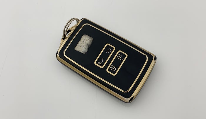 2022 Renault TRIBER RXZ AMT, CNG, Automatic, 47,822 km, Key Close Up