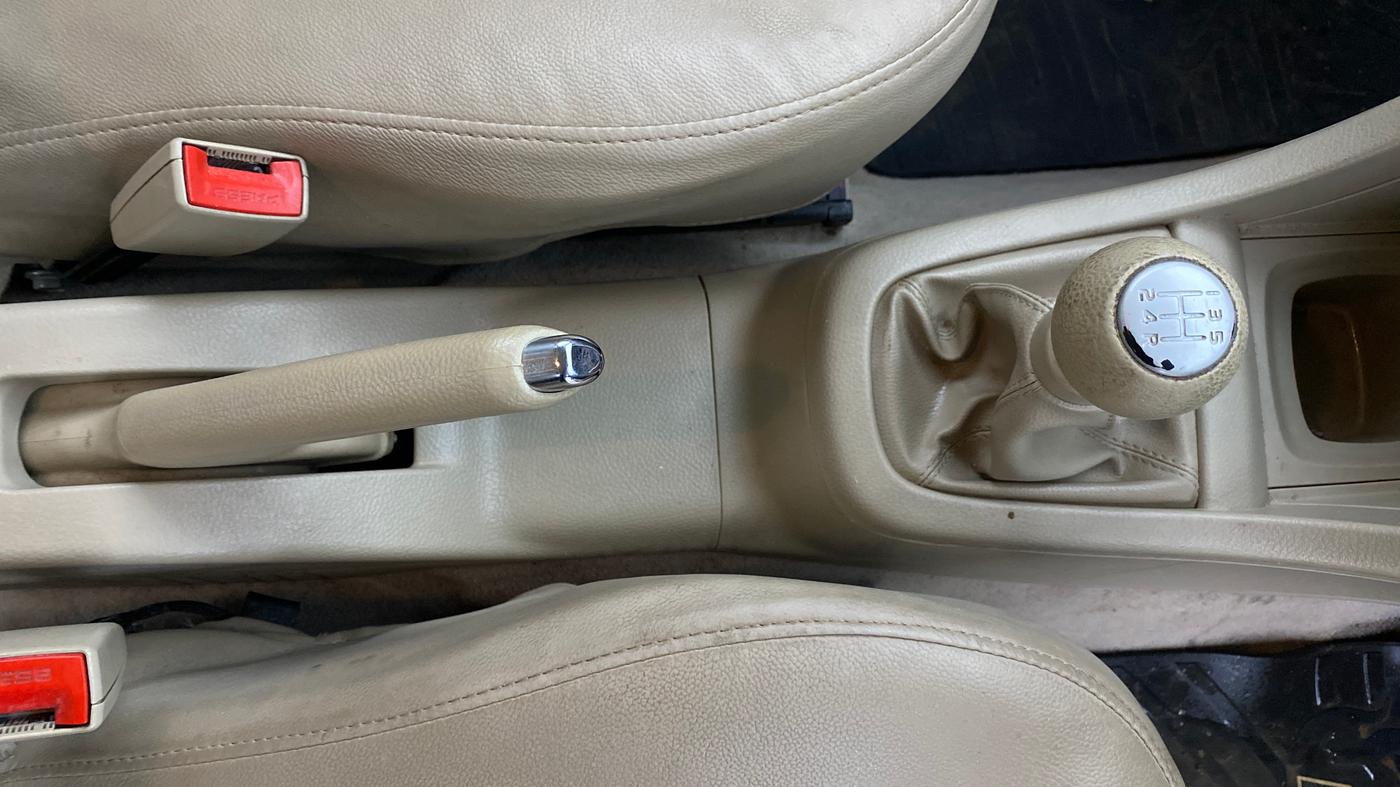 2013 Maruti Swift Dzire VXI, Petrol, Manual, 42,904 km, Gear Lever