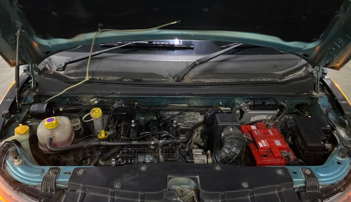 2015 Mahindra Kuv100 K8 6 STR, Petrol, Manual, 33,787 km, Engine View