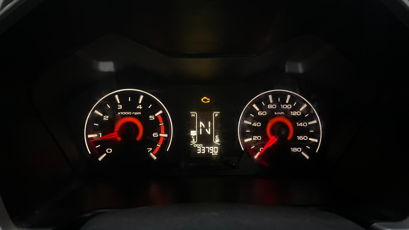 2015 Mahindra Kuv100 K8 6 STR, Petrol, Manual, 33,801 km, Odometer Image