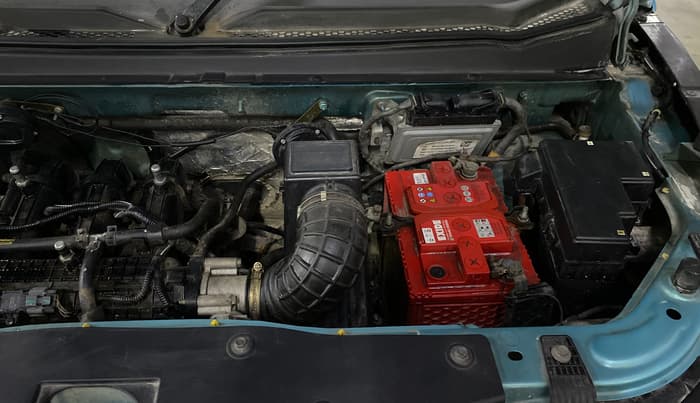2015 Mahindra Kuv100 K8 6 STR, Petrol, Manual, 33,787 km, Engine View - Left