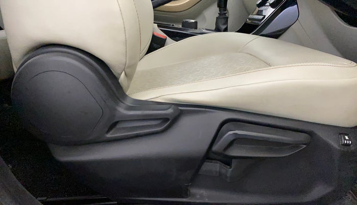 2022 Tata NEXON XZ PLUS (PREMIUM) DIESEL JET, Diesel, Manual, 70,442 km, Driver Side Adjustment Panel