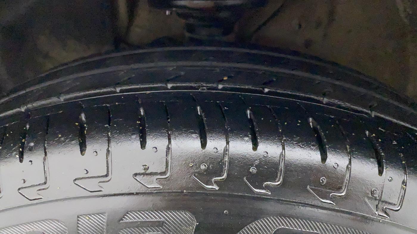 2020 Maruti IGNIS SIGMA 1.2, Petrol, Manual, 19,833 km, Left Front Tyre Tread