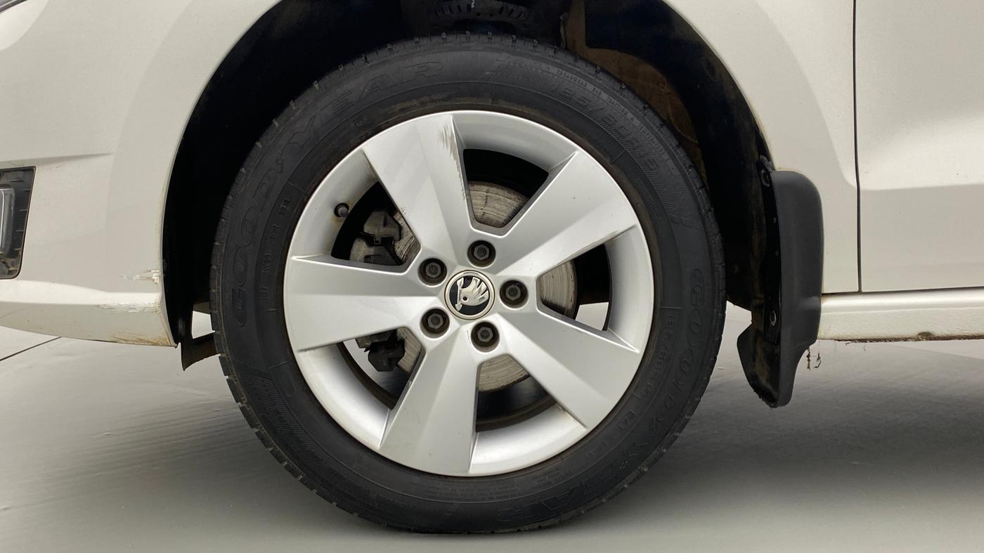 2018 Skoda Rapid AMBITION 1.6 MPFI AT, Petrol, Automatic, 17,549 km, Left Front Wheel