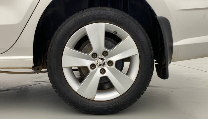 2018 Skoda Rapid AMBITION 1.6 MPFI AT, Petrol, Automatic, 17,549 km, Left Rear Wheel