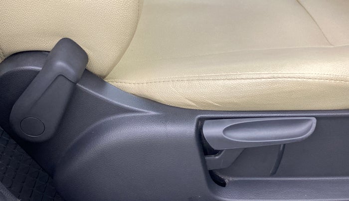 2018 Skoda Rapid AMBITION 1.6 MPFI AT, Petrol, Automatic, 17,549 km, Driver Side Adjustment Panel
