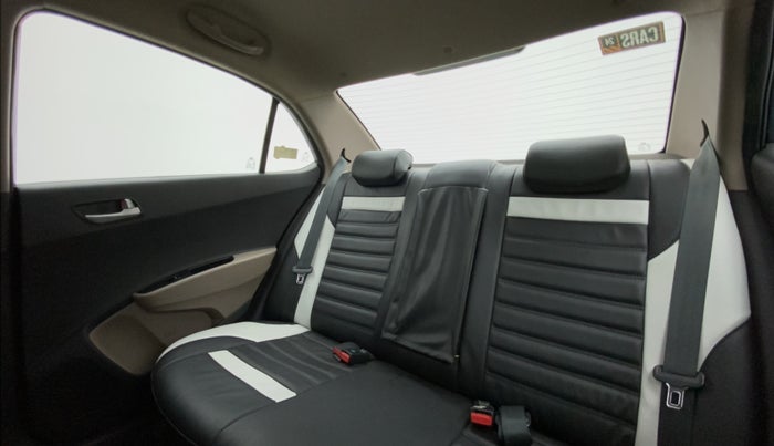 2014 Hyundai Xcent S (O) 1.2, Petrol, Manual, 63,625 km, Right Side Rear Door Cabin