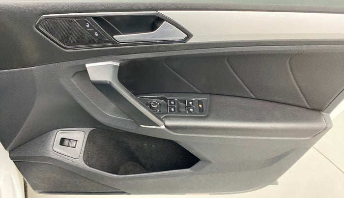 2017 Volkswagen TIGUAN COMFORTLINE AT, Diesel, Automatic, 85,261 km, Driver Side Door Panels Control