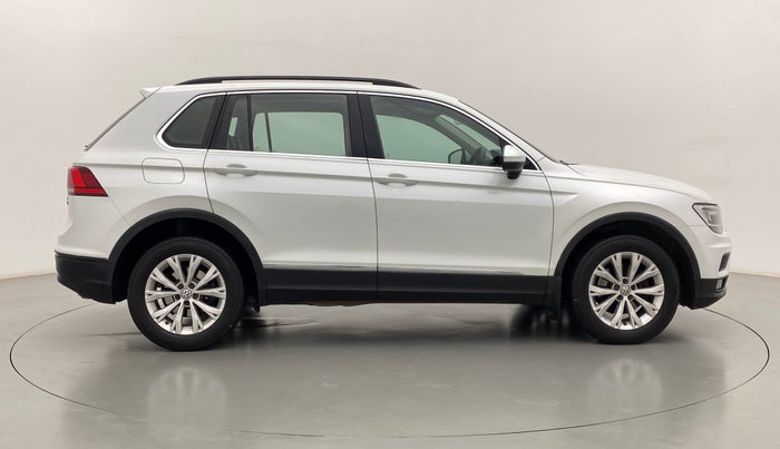 2017 Volkswagen TIGUAN COMFORTLINE AT, Diesel, Automatic, 85,261 km, Right Side View