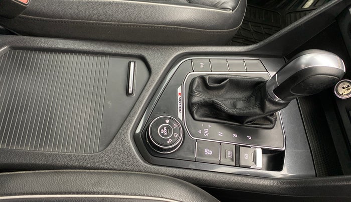 2017 Volkswagen TIGUAN COMFORTLINE AT, Diesel, Automatic, 85,261 km, Gear Lever