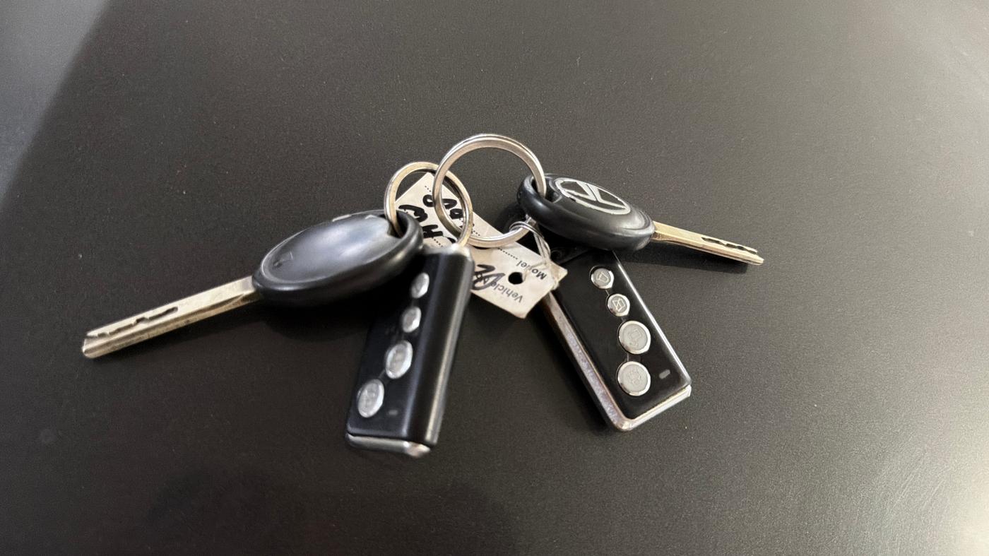 2021 Tata ALTROZ XE PETROL, Petrol, Manual, 87,059 km, Key Close Up