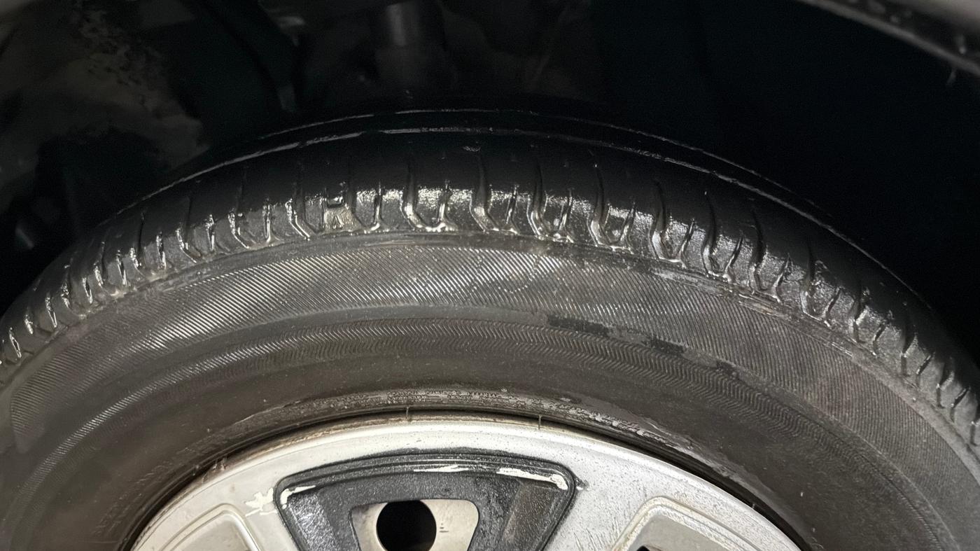 2021 Tata ALTROZ XE PETROL, Petrol, Manual, 87,059 km, Left Front Tyre Tread
