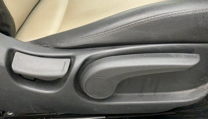 2019 Hyundai Verna 1.6 VTVT SX (O) AT, Petrol, Automatic, 57,538 km, Driver Side Adjustment Panel